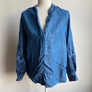 4/$20 Chicos Tencel V-Neck Peasant Sleeves Embroidered Chambray Blouse